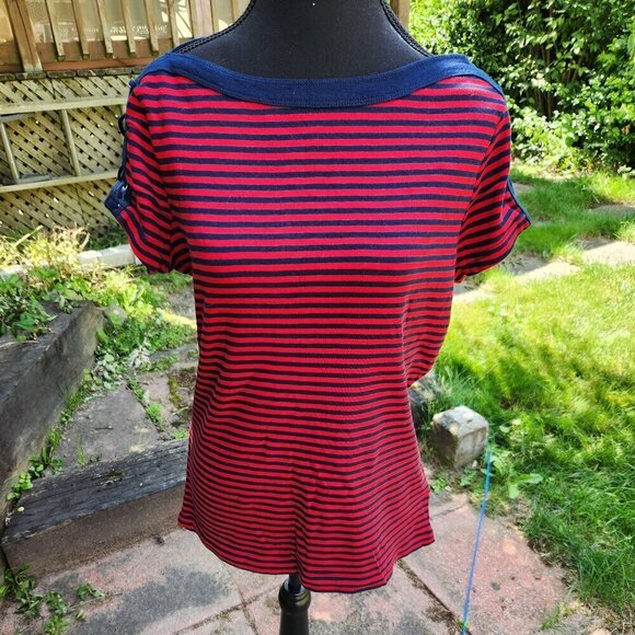 P269. Chaps Red & Navy striped Boat-necked short-sleeved tee-shirt |M - Picture 1 of 4